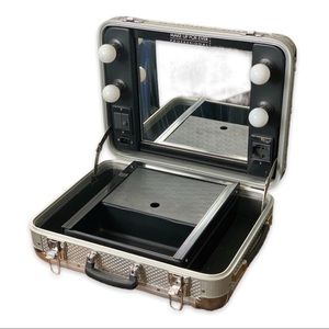 Light-up Mirrored Tabletop Makeup Case